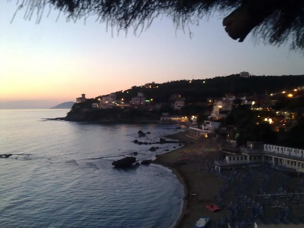 Appartamenti Torre Medicea Castiglioncello Italy